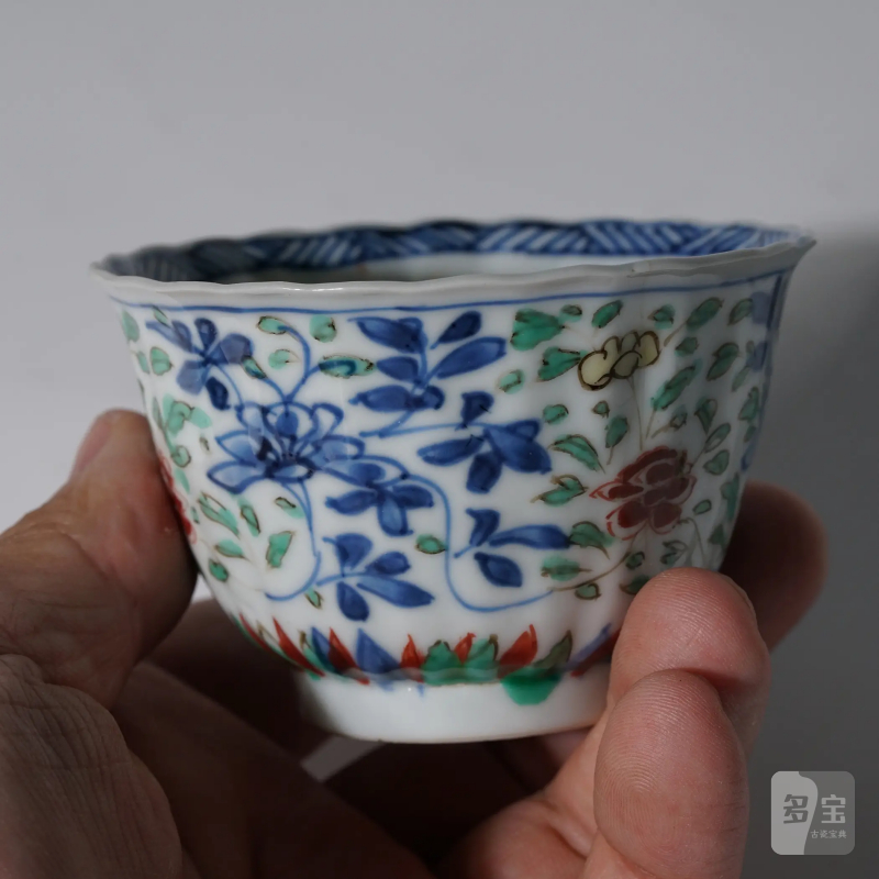 清康熙 青花五彩花口杯及广彩花卉杯 - 图16